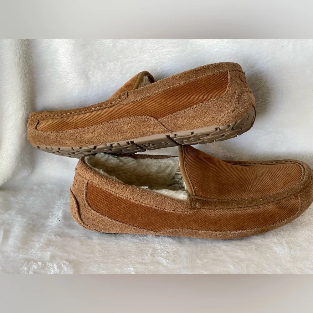 UGG Men's Ascot Corduroy and Leather slippers Sz 11 brown